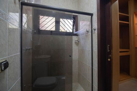 Casa à venda com 313m², 5 quartos e 5 vagasBanheiro da Suíte 2