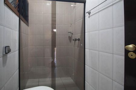 Casa à venda com 313m², 5 quartos e 5 vagasBanheiro da Suíte 3 
