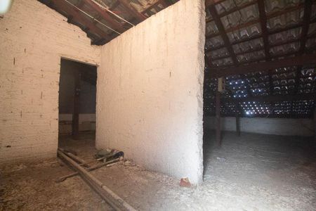 Casa à venda com 313m², 5 quartos e 5 vagasSotã