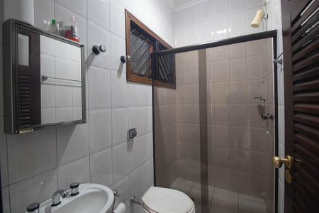 Casa à venda com 313m², 5 quartos e 5 vagasBanheiro da Suíte 3 