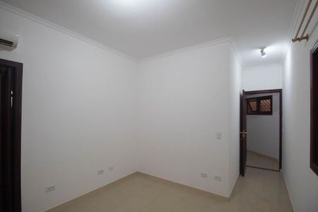 Casa à venda com 313m², 5 quartos e 5 vagasSuíte 2