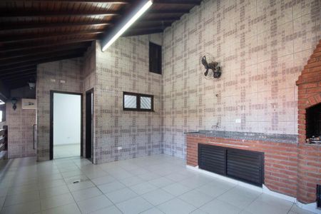 Casa à venda com 313m², 5 quartos e 5 vagasChurrasqueira