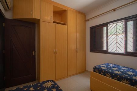 Casa à venda com 313m², 5 quartos e 5 vagasQuarto 1