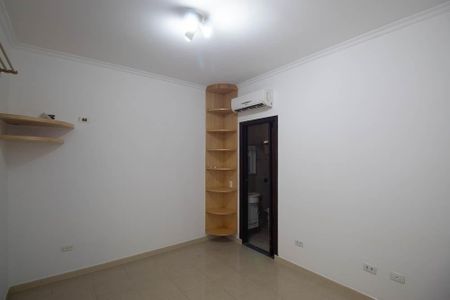 Casa à venda com 313m², 5 quartos e 5 vagasSuíte 2