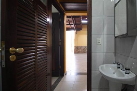 Casa à venda com 313m², 5 quartos e 5 vagasBanheiro da Suíte 3 