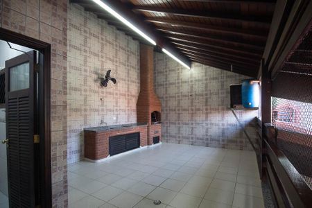 Casa à venda com 313m², 5 quartos e 5 vagasChurrasqueira