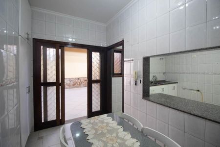 Casa à venda com 313m², 5 quartos e 5 vagasCopa / Cozinha casa 2