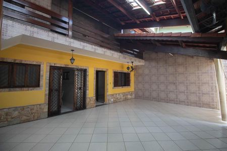 Casa à venda com 313m², 5 quartos e 5 vagasQuintal