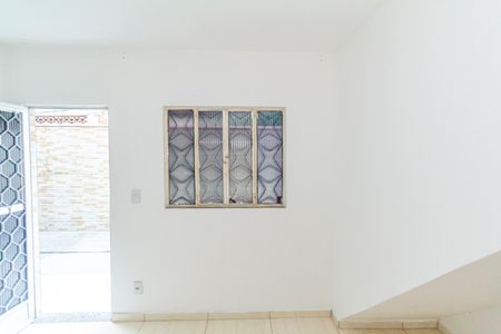 Sala de casa para alugar com 1 quarto, 55m² em Marechal Hermes, Rio de Janeiro