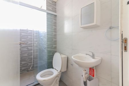 Banheiro de apartamento para alugar com 2 quartos, 41m² em Jardim do Lago, Osasco