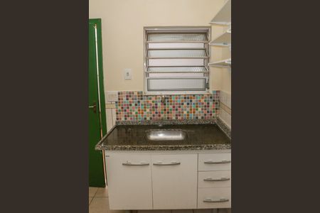 Cozinha de casa para alugar com 1 quarto, 30m² em Vila Romana, São Paulo