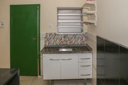Cozinha de casa para alugar com 1 quarto, 30m² em Vila Romana, São Paulo