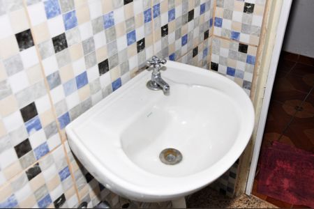 Casa à venda com 140m², 2 quartos e 2 vagasDetalhe - Banheiro Social