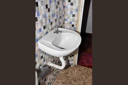 Casa à venda com 140m², 2 quartos e 2 vagasDetalhe - Banheiro Social