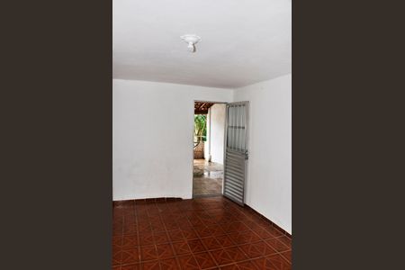 Casa à venda com 140m², 2 quartos e 2 vagasDetalhe - Quarto 01 com Varanda