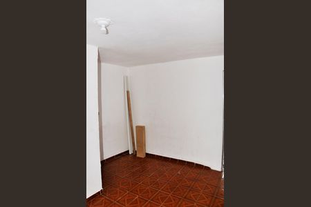 Casa à venda com 140m², 2 quartos e 2 vagasDetalhe - Quarto 01 com Varanda