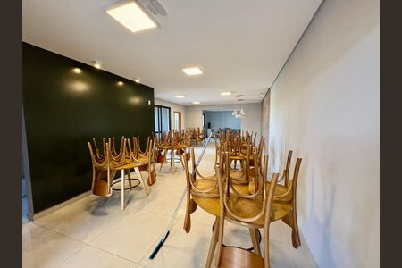 Apartamento à venda com 69m², 2 quartos e 1 vaga Apartamento à venda com 69m², 2 quartos e 1 vagaÁrea comum - Salão de Festas