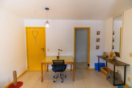 Apartamento à venda com 70m², 2 quartos e 1 vaga Apartamento à venda com 70m², 2 quartos e 1 vagaSala
