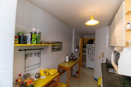 Apartamento à venda com 70m², 2 quartos e 1 vaga Apartamento à venda com 70m², 2 quartos e 1 vagaCozinha e Área de Serviço