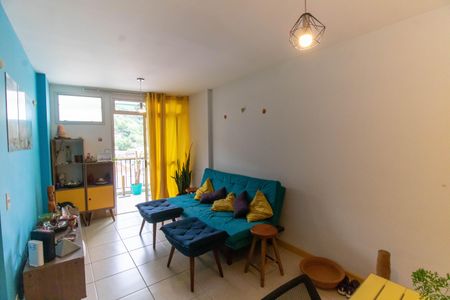 Apartamento à venda com 70m², 2 quartos e 1 vaga Apartamento à venda com 70m², 2 quartos e 1 vagaSala