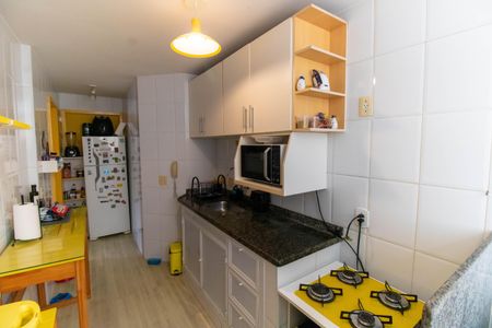 Apartamento à venda com 70m², 2 quartos e 1 vaga Apartamento à venda com 70m², 2 quartos e 1 vagaCozinha e Área de Serviço