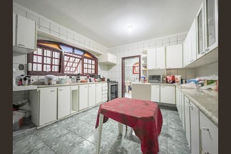 Casa à venda com 130m², 3 quartos e 2 vagasCozinha