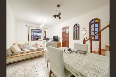 Casa à venda com 130m², 3 quartos e 2 vagasSala