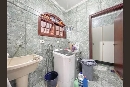 Casa à venda com 130m², 3 quartos e 2 vagasÁrea de Serviço