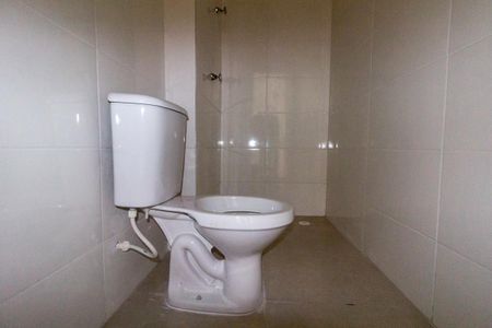 Banheiro de apartamento para alugar com 1 quarto, 24m² em Vila Carrão, São Paulo