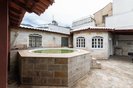 Apartamento à venda com 314m², 4 quartos e 2 vagasCobertura