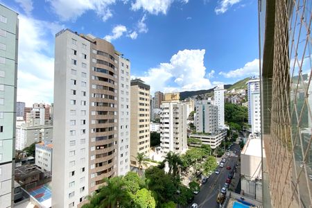 Vista da Sala de apartamento para alugar com 3 quartos, 93m² em Anchieta, Belo Horizonte