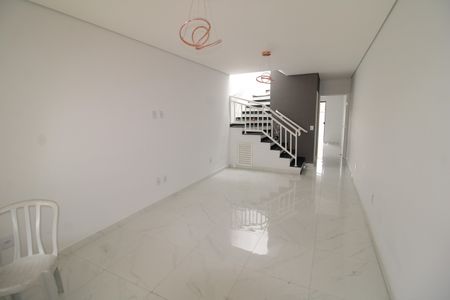 Casa à venda com 125m², 3 quartos e 2 vagasSala
