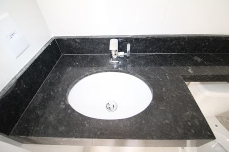 Casa à venda com 125m², 3 quartos e 2 vagasQuarto 2 - Banheiro