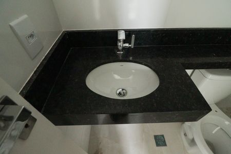 Casa à venda com 125m², 3 quartos e 2 vagasBanheiro da Suíte 1