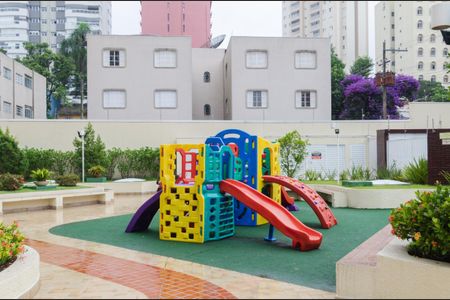 Apartamento à venda com 106m², 3 quartos e 2 vagasÁrea comum - Playground