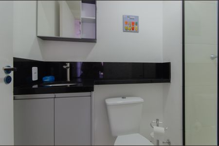 Banheiro de kitnet/studio para alugar com 1 quarto, 25m² em Chácara Inglesa, São Paulo