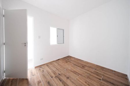 Quarto 2 de casa para alugar com 2 quartos, 45m² em Burgo Paulista, São Paulo