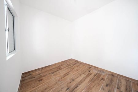 Quarto 2 de casa para alugar com 2 quartos, 45m² em Burgo Paulista, São Paulo