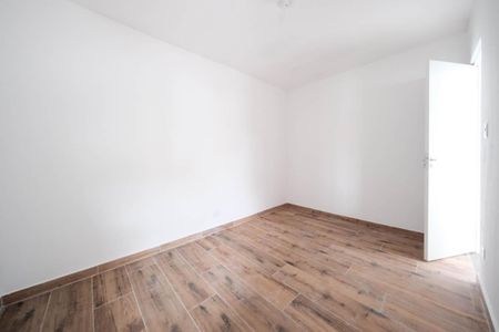 Quarto 1 de casa para alugar com 2 quartos, 45m² em Burgo Paulista, São Paulo