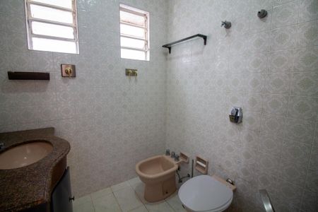 Casa para alugar com 189m², 3 quartos e 2 vagasBanheiro da Suíte