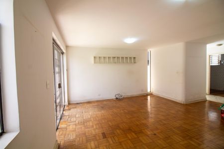 Casa para alugar com 189m², 3 quartos e 2 vagasSala