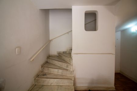 Casa para alugar com 189m², 3 quartos e 2 vagasEscada