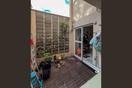 Casa à venda com 83m², 2 quartos e 1 vagaÁrea de Serviço