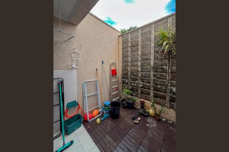 Casa à venda com 83m², 2 quartos e 1 vagaÁrea de Serviço