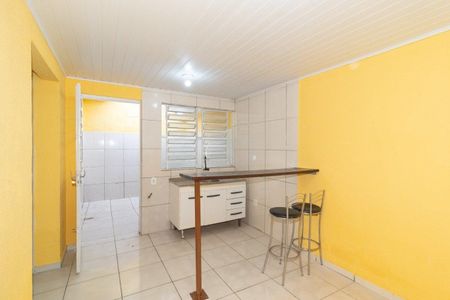 Cozinha de casa de condomínio para alugar com 2 quartos, 60m² em Medianeira, Porto Alegre