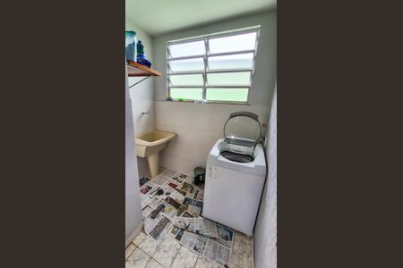 Casa à venda com 70m², 2 quartos e 1 vagaÁrea de serviço