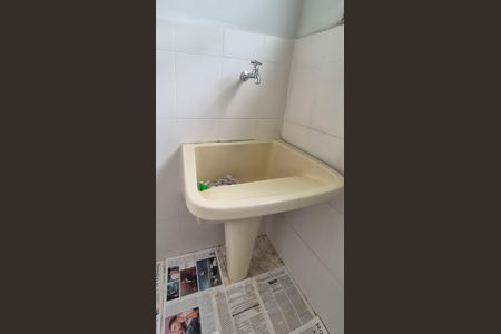 Casa à venda com 70m², 2 quartos e 1 vagaÁrea de serviço