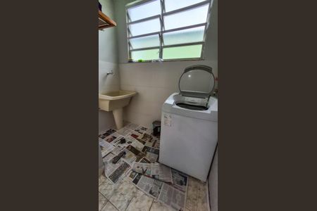 Casa à venda com 70m², 2 quartos e 1 vagaÁrea de serviço