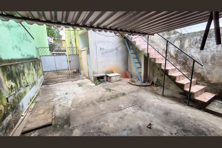 Casa à venda com 70m², 2 quartos e 1 vagaQuintal e garagem