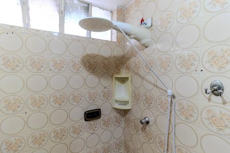 Banheiro de kitnet/studio para alugar com 1 quarto, 28m² em Higienópolis, São Paulo